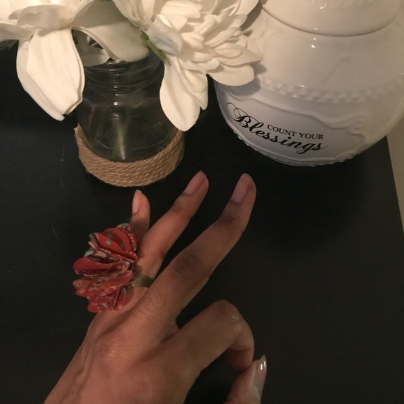 Pretty bronze ring! - Picture 4 of 6